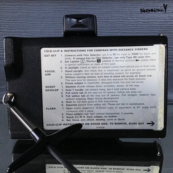 Vintage 70s Polaroid Land Camera - Picture 7 of 9